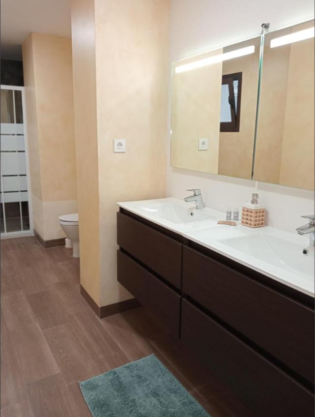 Beach Side Apartment -Естепона Екстериор снимка
