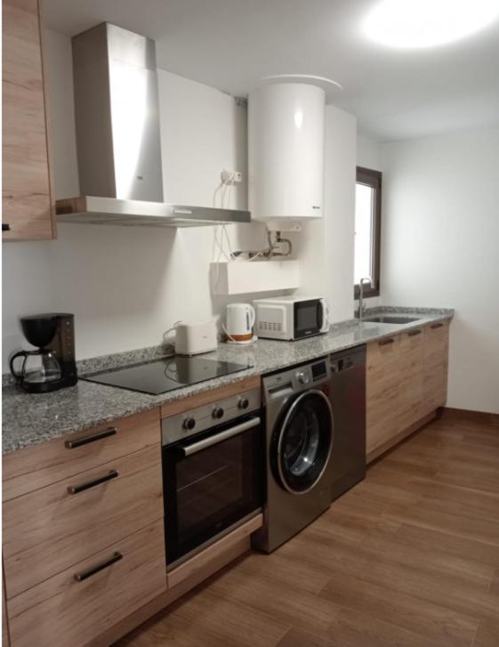 Beach Side Apartment -Естепона Екстериор снимка